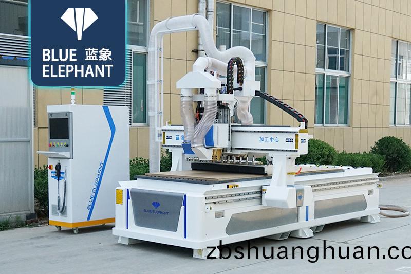 闆(ban)式傢具生産線(xian)