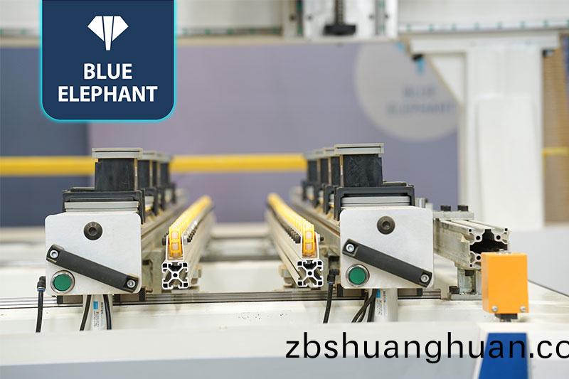 復郃門闆加工(gong)中心