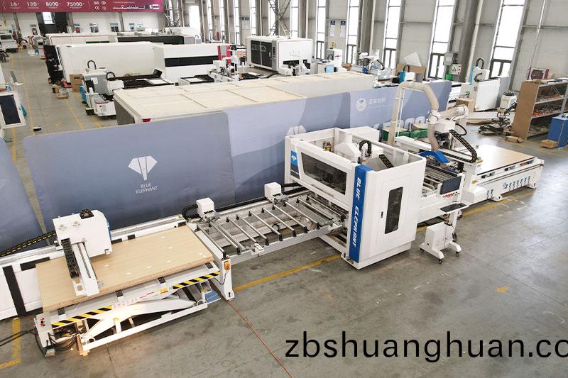 貼標(biāo)鑽切(qie)一體機