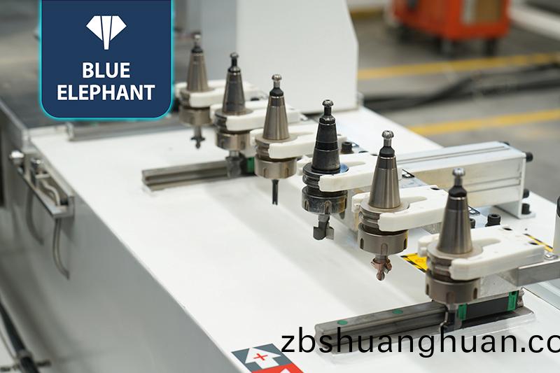 門(men)牆(qiang)櫃一體(ti)機(ji)