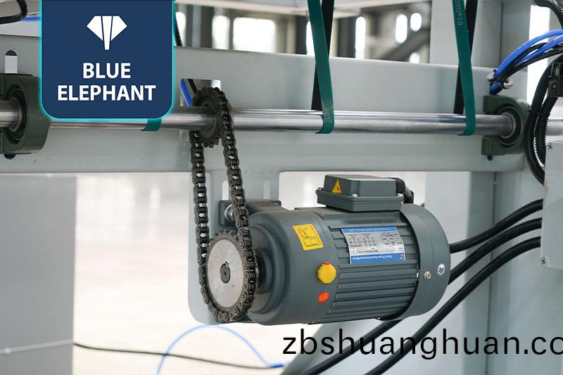 木門四邊(bian)鋸設(shè)(she)備(bei)零部件2