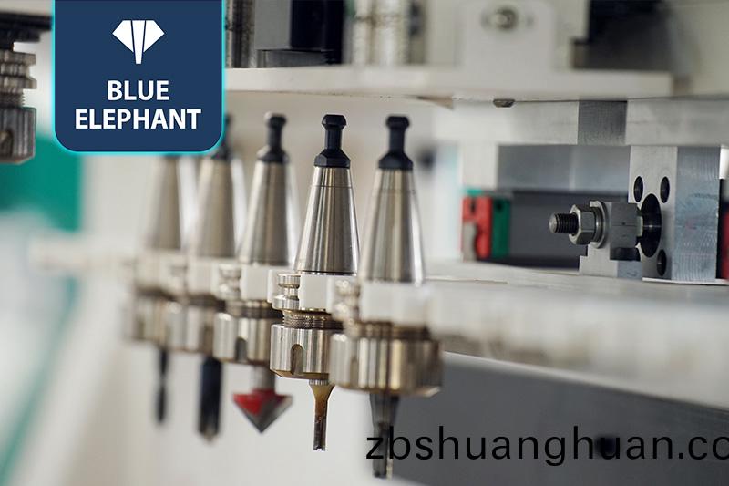 直排換(huan)刀加工中心