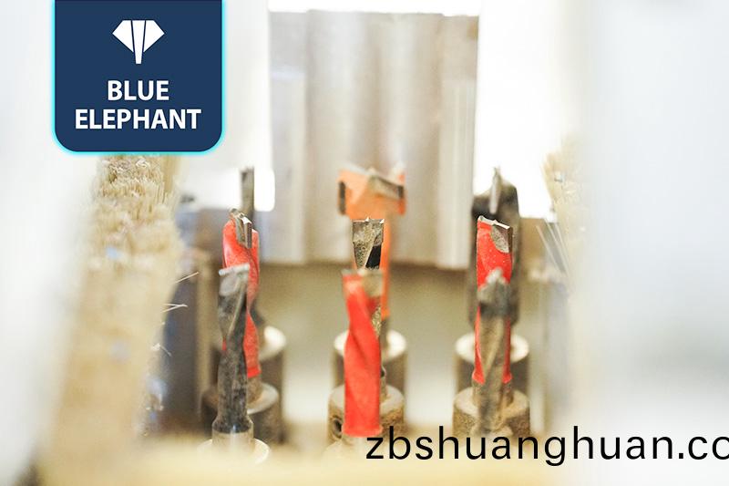 數(shu)控六(liu)麵鑽