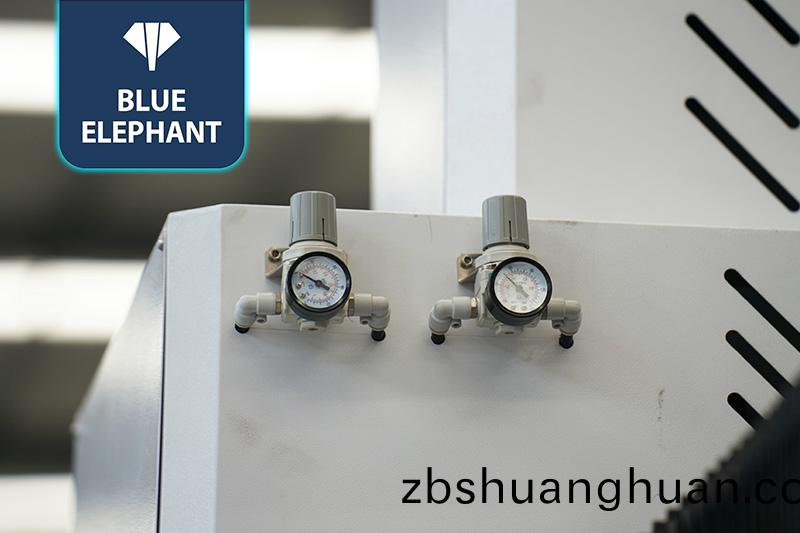 EW3動柱(zhu)式五軸加工中心(xin)