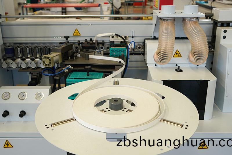 全自(zi)動封邊機