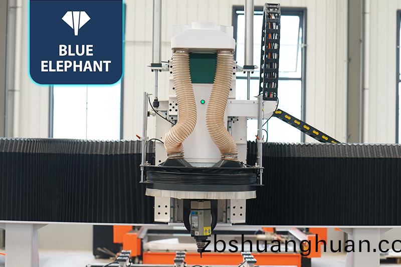 EW3動柱式五軸加工中(zhong)心