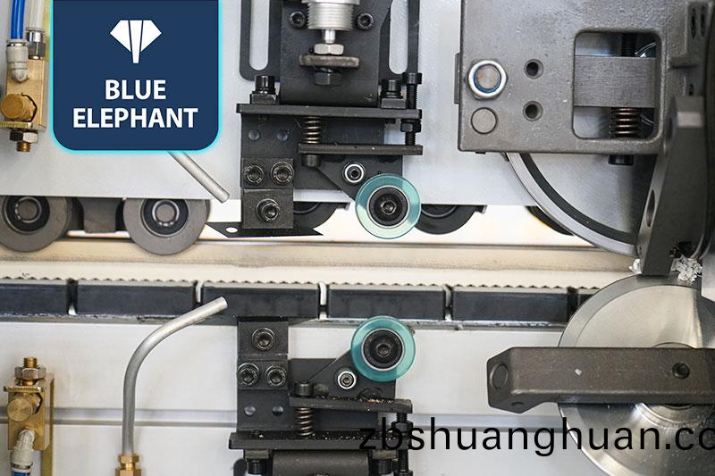 全自(zi)動封邊機