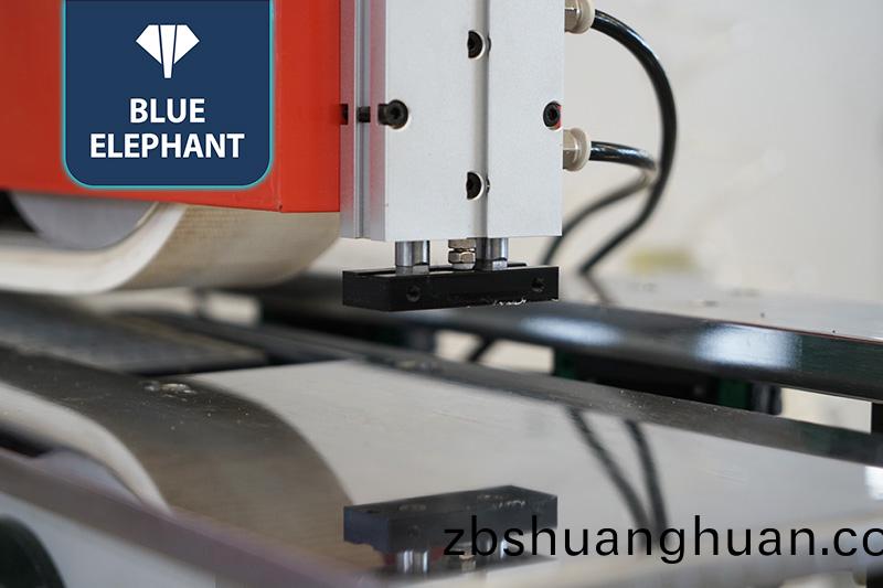 輭成型全自動(dong)封(feng)邊機