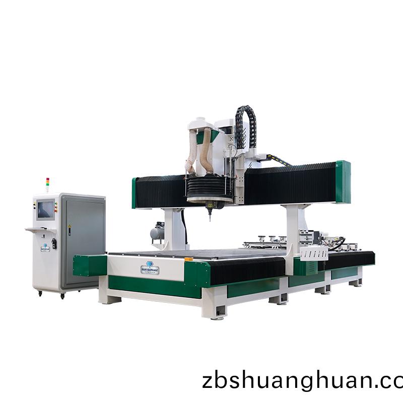 EW3動(dong)柱式五軸加工中心