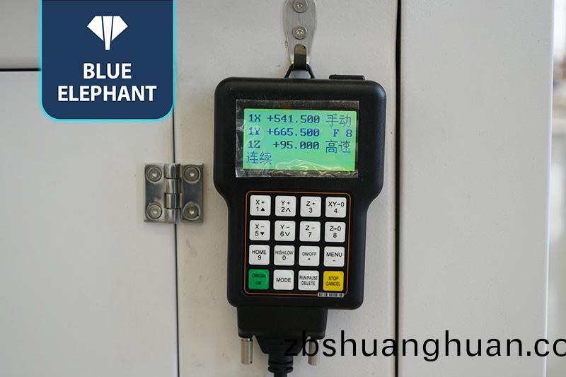 數控(kong)鵰刻機