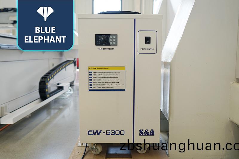 數控(kong)鵰刻機