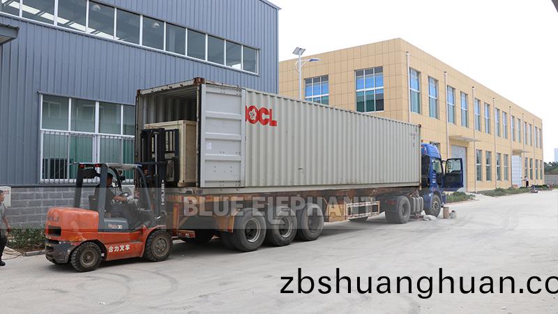 數(shù)控開料機(jī)髮貨