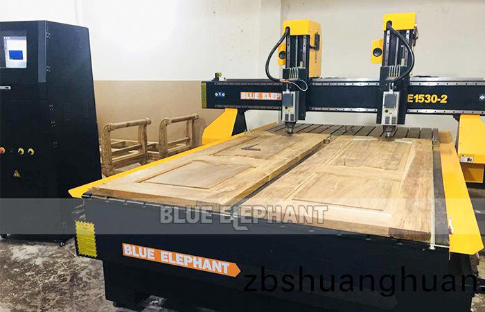 數(shù)控開料(liao)機(jī)(ji)樣品展示