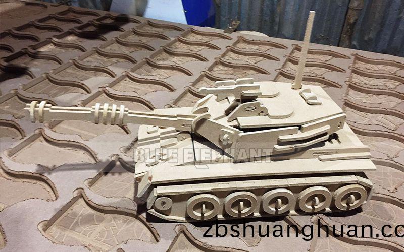 數控(kong)開料(liao)機(ji)工藝品