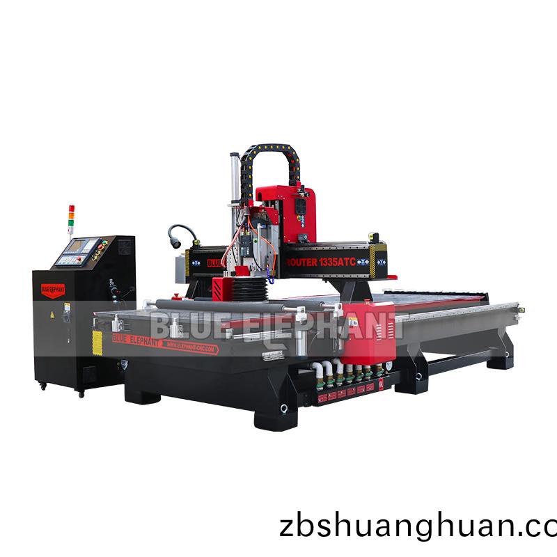 1335震盪(dang)刀自動換刀開料機