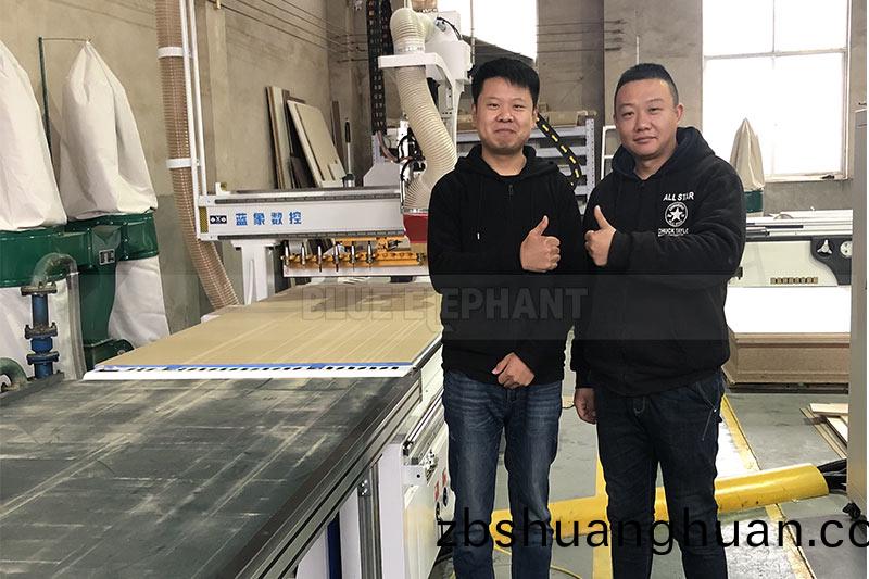 闆式傢具生産(chan)線