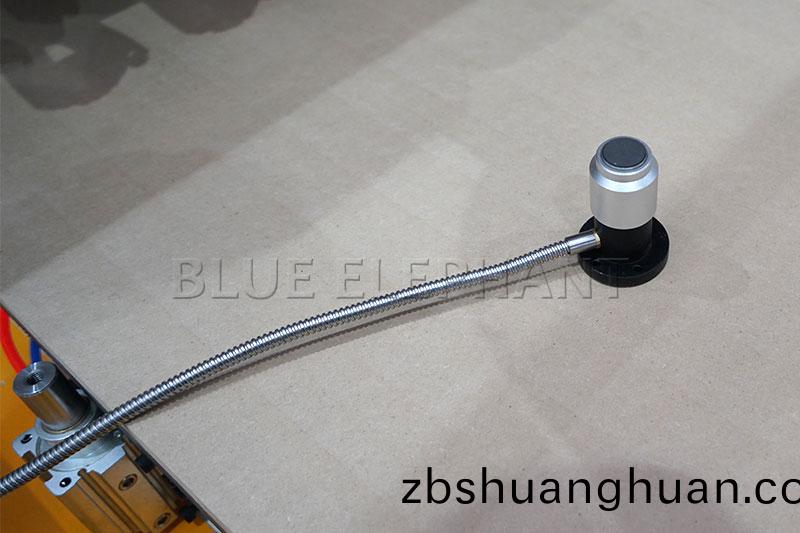 自動上下料直排加工中(zhong)心