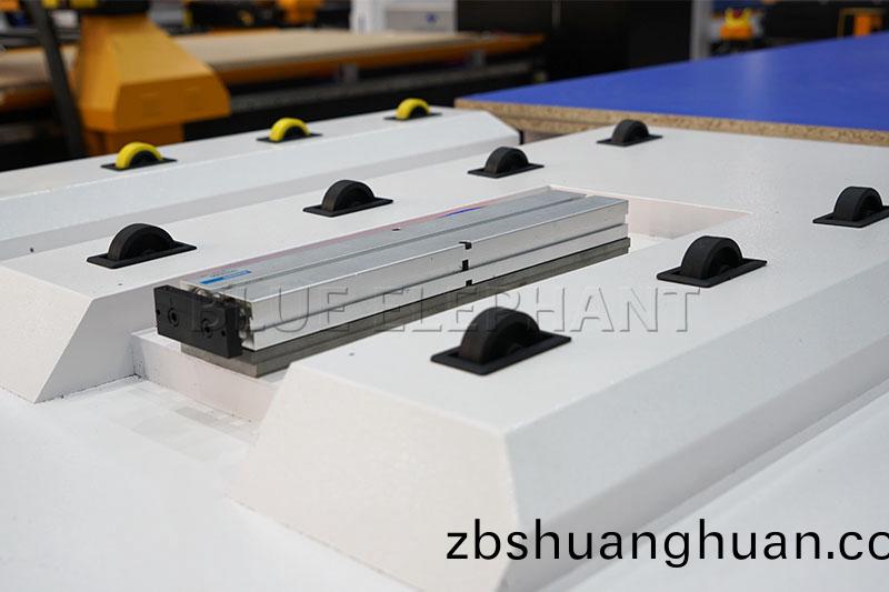 自動上下料直排加工中心