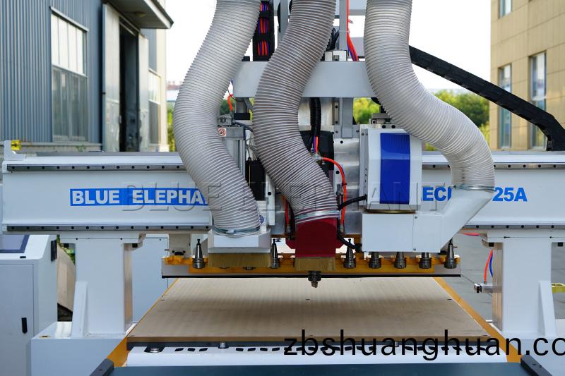 數(shù)控開料(liao)機