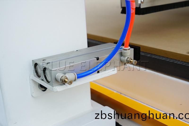 數(shù)(shu)控開料機