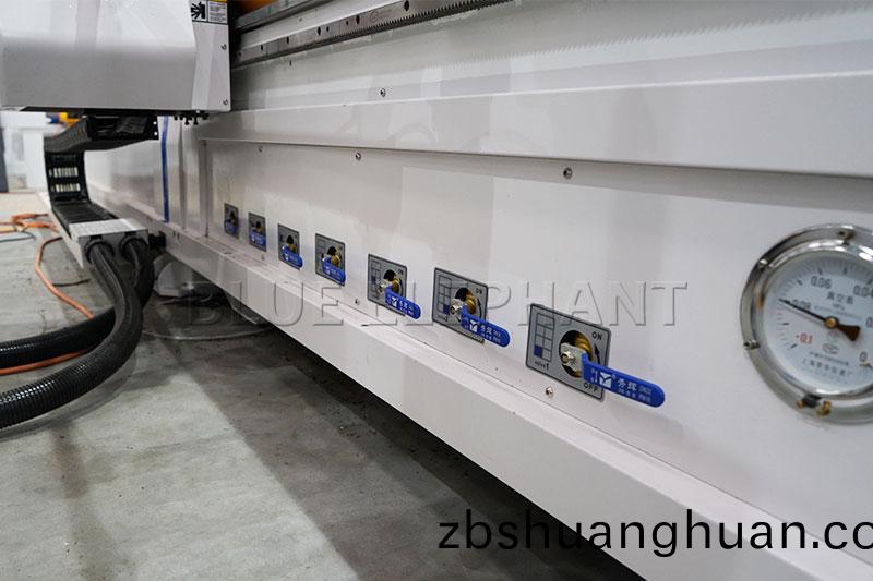 子母鋸數控加工中(zhong)心