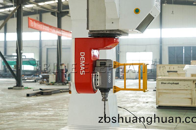 五軸加(jia)工中心