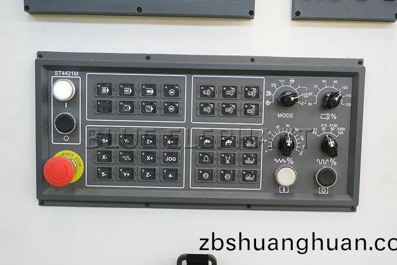 五軸加工中(zhong)心