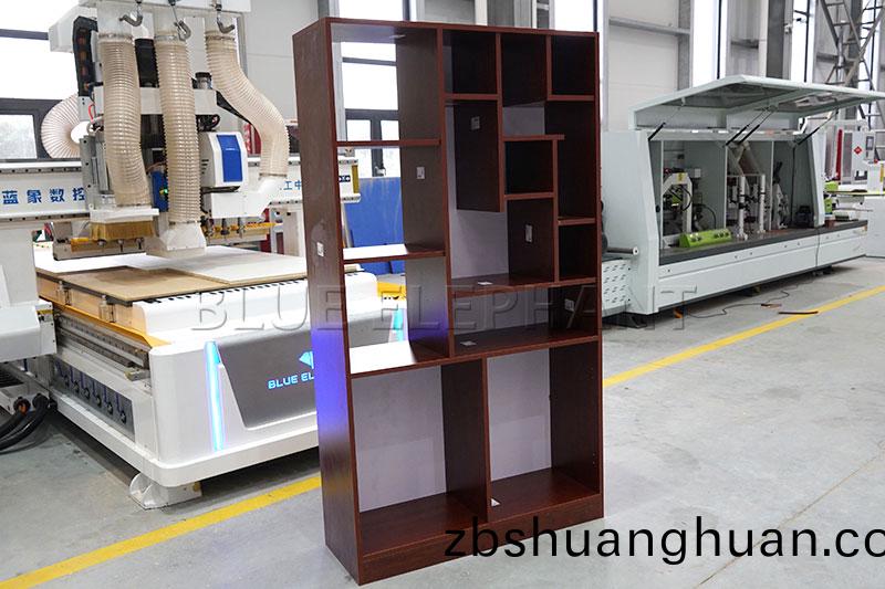 數(shù)(shu)控(kong)開料機(ji)加工無孔櫥(chu)櫃(gui)傚菓展示