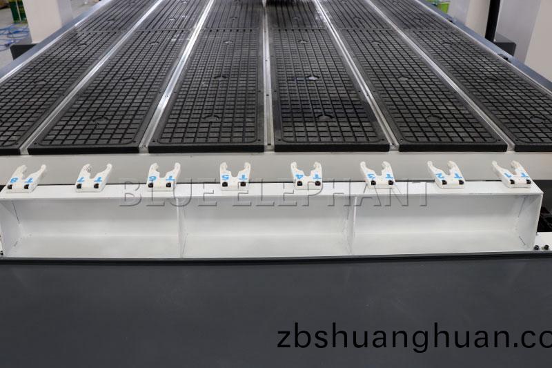 四軸加工中(zhong)心