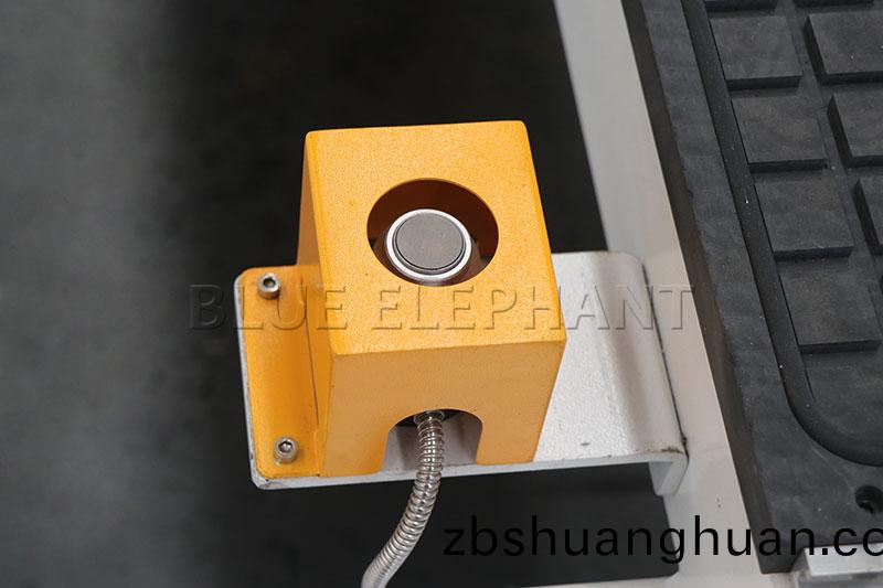 四軸加(jia)工中心