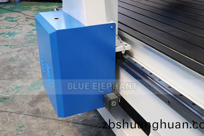 四軸加工中(zhong)心