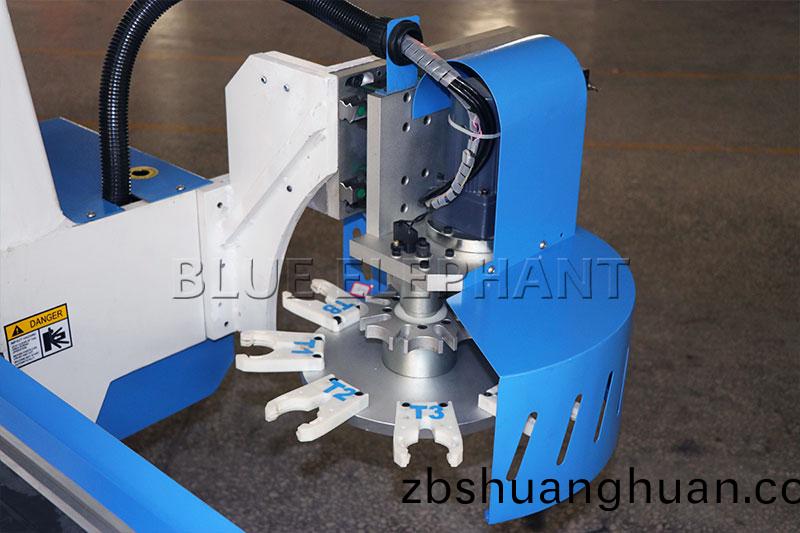 四軸加工(gong)中心(xin)