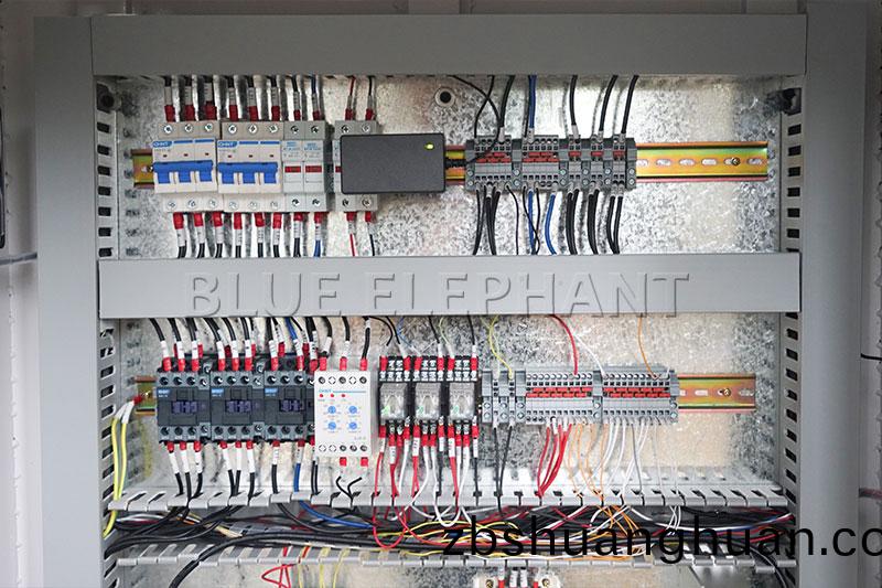 石英(ying)石檯麵(mian)加工(gong)中心