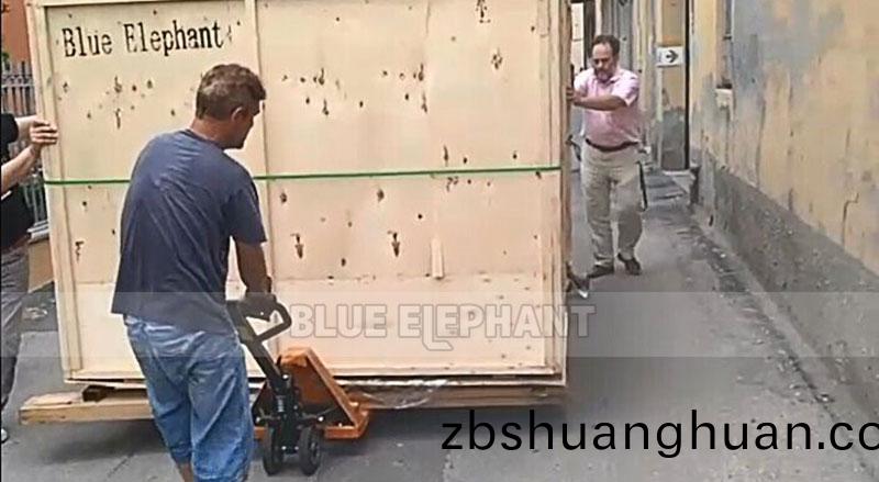 三(san)軸數(shù)控開料機(ji)