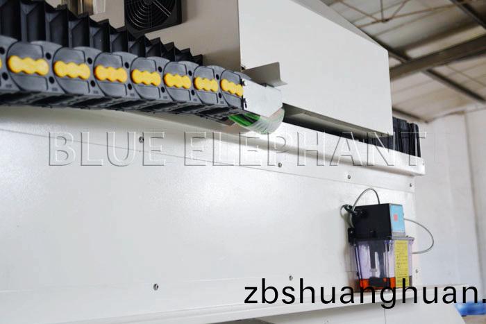 保(bao)麗龍(long)鵰刻機(jī)