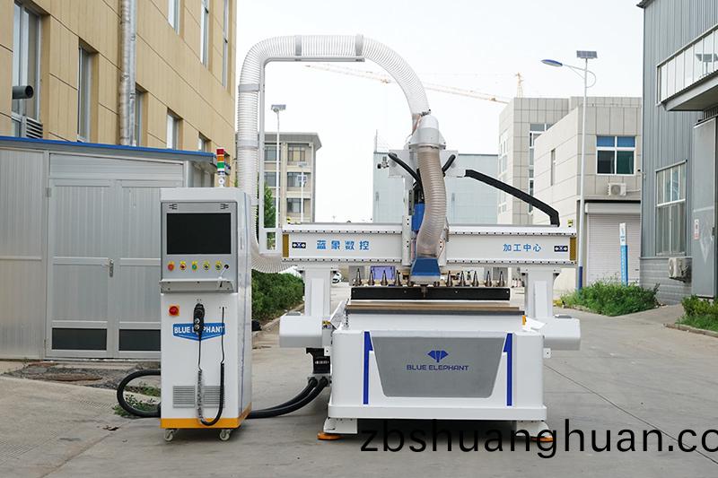 數(shù)(shu)控(kong)開料機(jī)